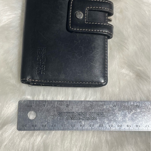 Kenneth Cole calfskin wallet - Picture 11 of 11